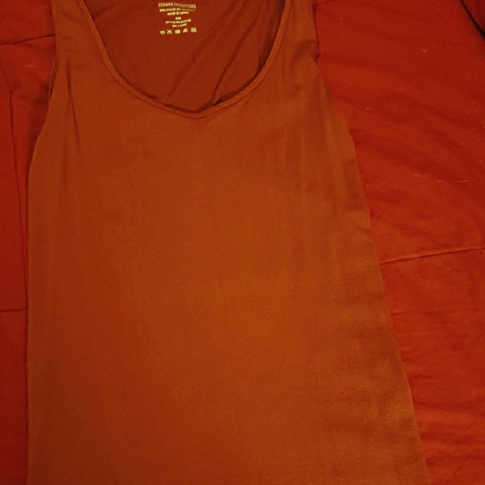 Ladies rust colored tank top